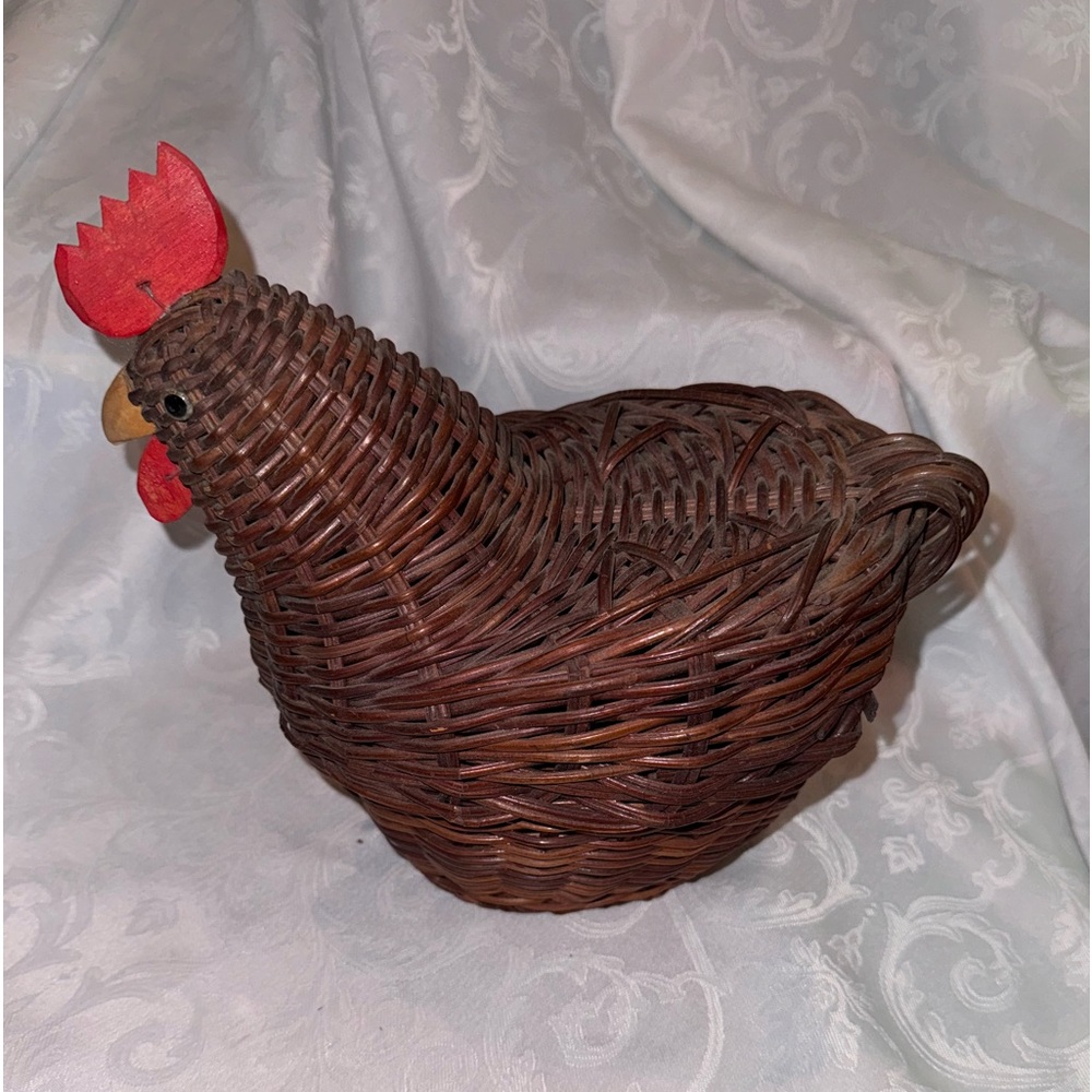 Vintage Wicker Chicken/Hen basket